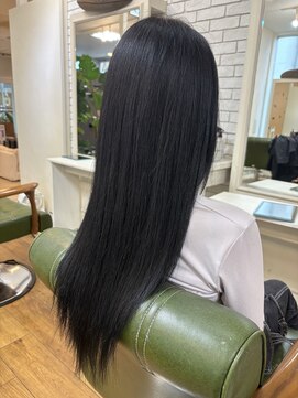 クララ タカマツ(CLALA Takamatsu) 黒髪