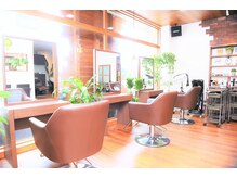 ヘアーシエスタ ルッチ(hair siesta. Rucci)の雰囲気（光が差し込む明るい店内★）