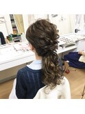 ポニーテール風ハーフアップ