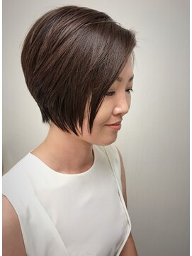 ギミック 尾山台(gimmick) 大人かわいいショートボブ【オージュアサロン】カーキグレージュ