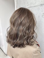 リアン(Lien)&nbsp;Lien☆ウェーブ外ハネボブ×ナチュラルアッシュブラウン　立川