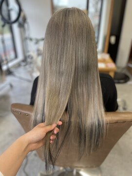 スタジオフツーロ バイ ビーヘアー(STUDIO FUTURO by BEhair) 逆インナーでギャルスタイル!