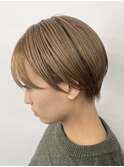 ミルクティーベージュピンクベージュくびれショートヘアブリーチ