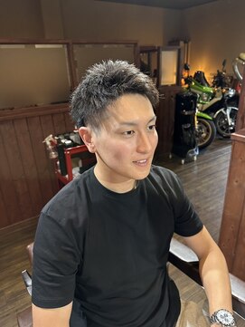 カットスペース キャロル(CUT SPACE CAROL) ツーブロフェード