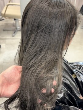 ユニ 原宿(uni) 韓国ヘアオリーブグレージュブリーチ無しレイヤーカット原宿