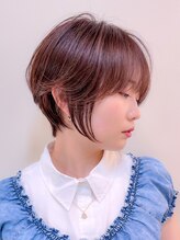 リノショアーズ 日本大通り店(RINOSHORES) "横浜日本大通り"落ち着いた都会の色を纏うバイオレットショート
