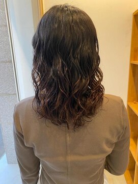 シロ(siro) レディースミディアムパーマ