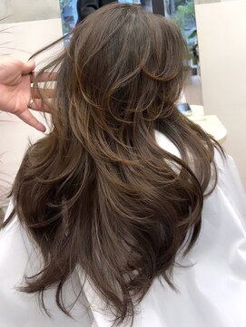 ヌエン 渋谷(NU/EN) 重さを残した春の軽やかロングレイヤー/オンブレヘア/ハイライト