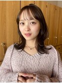 大人ガーリー　ミディアムレイヤーカット　艶カラー　前髪　