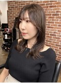 ハンサムショートレイヤーカットミルクティーベージュハイトーン