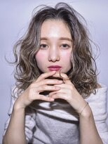 外国人風ミディ_厚めバングローライトスリークボブ_57299