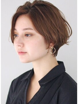 サーカス バイ ビュートリアム 青山(CIRCUS by BEAUTRIUM) 耳掛け 前下がり ショートボブ 手入れ簡単 30代 40代 50代