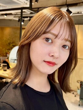 ティア(Tia.) (韓国風/くびれヘア/ミディアムヘア/前髪/サイドバング/小顔)
