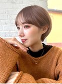 束感ショート×小顔立体カット×ベージュ