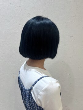 アルコ(Arco) モードな雰囲気を楽しむ◎切りっぱなしミニボブ/艶感