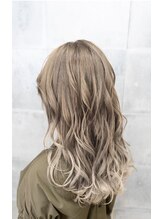 外国人風の髪を手に入れるならグラデーションカラー♪