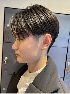 ヘアー アイス ルーチェ(HAIR ICI LUCE) センターパート 刈り上げ 2ブロック 担当 井上