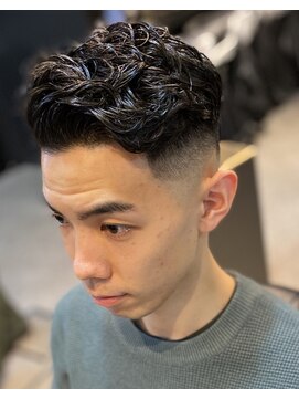 フランクスバーバーリザーブ 人形町店(FRANK’S BARBER RESERVE) 宮城リョータ風パーマ　スキンフェード　ツーブロックS
