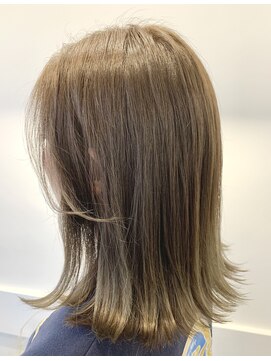 ロアールメイ(LOAOL mei) 外ハネボブ／ブルーグレー