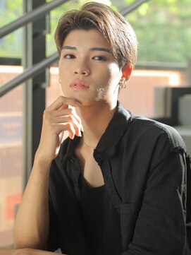 ラヴィ ニュー スタンダードバーバー 浜松町(LAVIE NEW STANDARD BARBER) 韓国風ハイトーンセンターパート