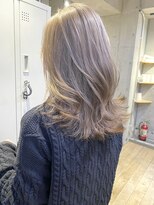 ツキ 横浜店(tuki)&nbsp;ミルクティーベージュダブルカラーケアブリーチインナーカラー