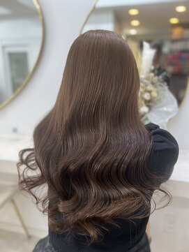 ラビス(Lovis) 似合わせカット/メルティカラー/着物ヘア/フェミニンロング