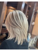 モアムー(Moremuu)&nbsp;【Makoto】ホワイトベージュ