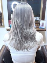 ブレイズヘアー(BLAZEhair)&nbsp;【透明感バツグンデザイン】ホワイトシルバー×ブリーチ３回