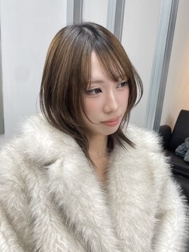 ジーナ(XENA) まとまりボブ×顔周りレイヤーで盛れるヘア