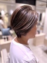 ステア ケース(stair case)&nbsp;脱白髪染めショート ハイライト