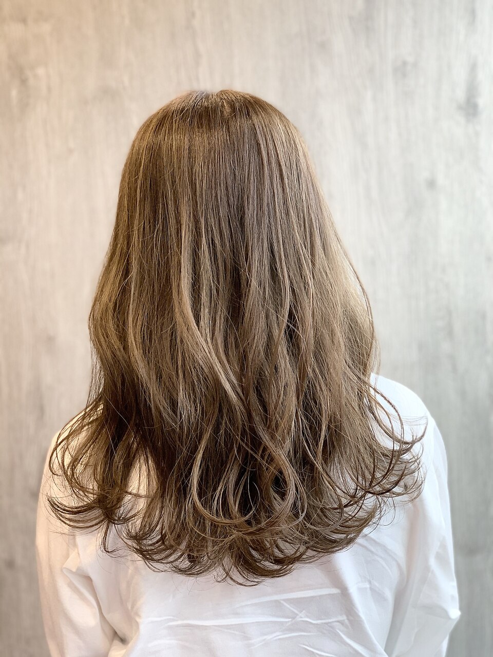 外国人風オリーブベージュカラー：L085240010｜アンフィオーシャン