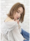 透明感たっぷりベージュ 外ハネボブ
