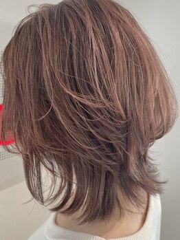 ウルカ 北浦和西口店(ulQua)の写真/【北浦和駅徒歩3分】大人女性の髪のお悩みに応える髪と頭皮に優しいグレイカラーで、自然な艶感を演出♪