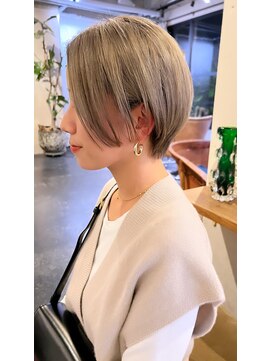 シュプール(SPUR) ハイトーンボブミルクティーベージュレイヤーボブケアブリーチ