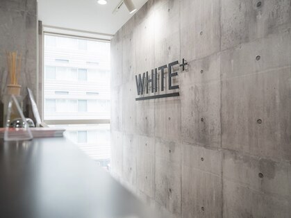 アンダーバーホワイト 南海難波店(_WHITE)の写真