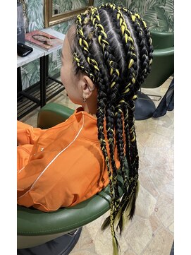 マドゥーズ ヘアショップ(Madoo's hair shop) デザインコーンロウ