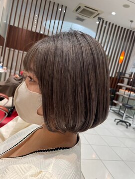 アース 検見川浜店(HAIR&MAKE EARTH) 切りっぱなしボブスタイル