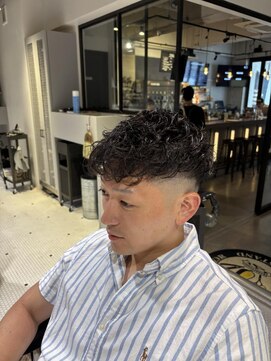 フランクスバーバーザスタンド(Frank’s barber the stand) メンズヘアスタイルF