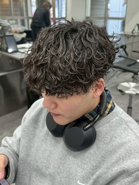 ゼノ 海老名(XENO) シャドウパーマラウンドマッシュフェザーパーマメンズパーマ眉毛