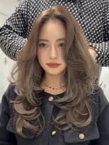 ヨロ 小岩(YOLO) 海外レイヤーカット透明感オリーブグレージュイルミナカラー