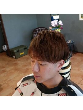 バーバーグリッチ(BARBER GLITCH) ツーブロック×ナチュラルブラウン