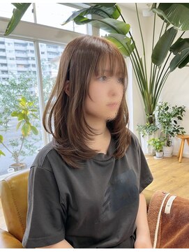 コムヘアー(COM HAIR) レイヤーカット。アッシュグレージュ。