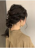 ダークベージュのツヤカジュアルアレンジ