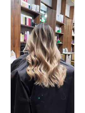 ラフ(LAFF) #黒髪#ボブルフ#ネビージュ#小顔#ワンレン