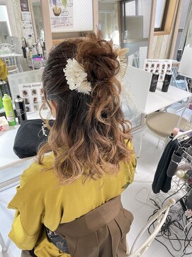 ヘアーメイクサロン リュクス(Hair make salon LUXE) お団子ハーフアップ