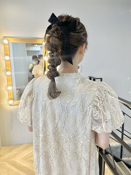 ヌープヘアーアイス(NUUP.hair ici) ★結婚式パーティーゆるふわ編み下ろしベロアリボン