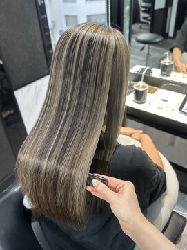 ピリオド 蒲田(Period.) 髪質改善/バレイヤージュ/シルバーアッシュカラー/蒲田/近藤