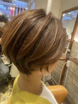 アース 日吉店(HAIR&MAKE EARTH) 20代30代40代前下がりストレート小顔補正立体カット