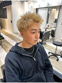 スパイキーショートベージュカラーブリーチカラー