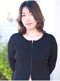乾かすだけで決まる顔まわりにレイヤーを入れた大人ロブヘアー
